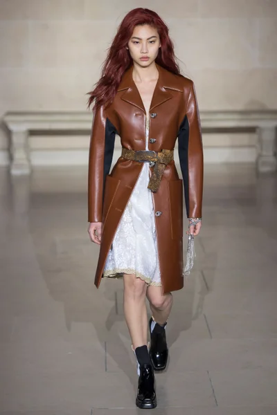 Look 30